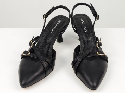 Чорні туфлі з натуральної шкіри з відкритою п'ятою на підборі рюмочка 